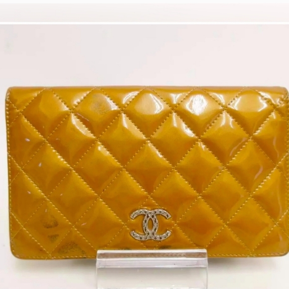 Authentic CHANEL Wallet Matelasse patent leather Bifold Long Wallet 💝 - Picture 1 of 16
